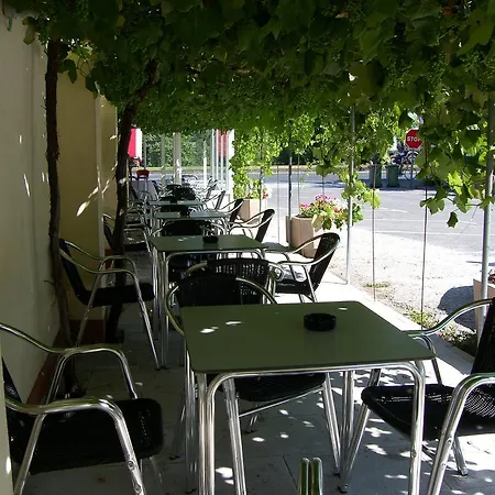 招待所 Restaurante A Nosa Terra 圣地亚哥－德孔波斯特拉